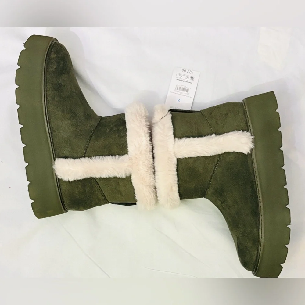 🫒🆕🫒Time & Tru Women’s Mini Faux Fur Cozy Boot In Olive-Size 7